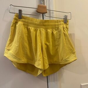 Lulu yellow hotty hot LR short